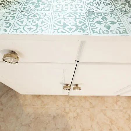 Monko - 1 Line, & Sun アパート *